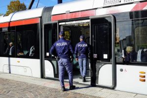  “Mago dei furti” fermato in tram