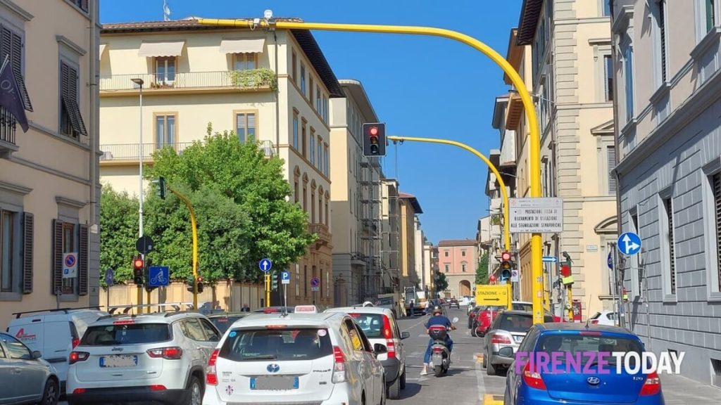 Calenzano: un nuovo autovelox e nuove telecamere 'T-red' al semaforo