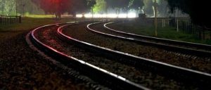 Tragedia sui binari: ragazzo muore travolto dal treno 