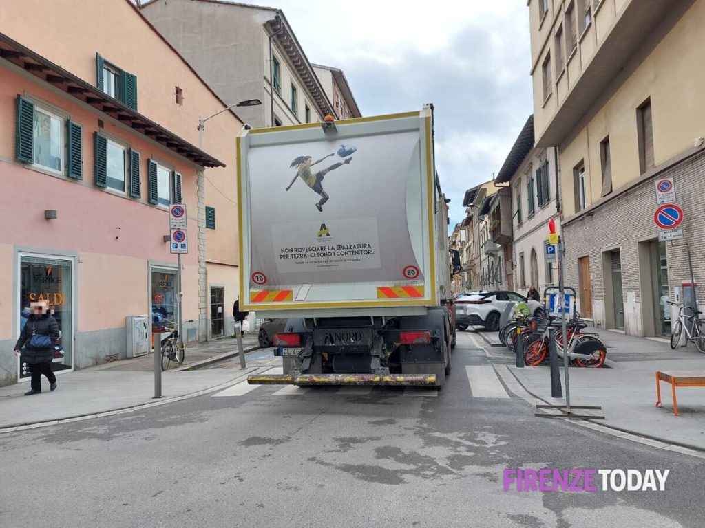 Stop al ritiro dei rifiuti nelle ore di punta? Funaro: "Ci stiamo lavorando"
