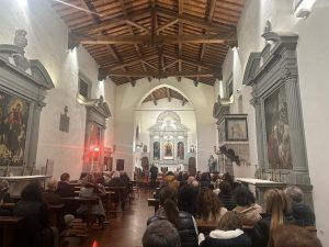 Dante unisce generazioni: giovani e giovanissimi, accanto ai maestri