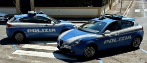 Prato, si introduce in un garage e minaccia due residenti: arrestato per rapina aggravata
