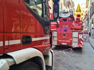 Incendio in appartamento disabitato a due passi dal Duomo